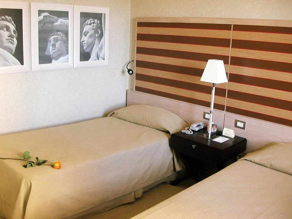 TWIN DELUXE Room, Sheraton Parco de' Medici Rome Hotel, Rome