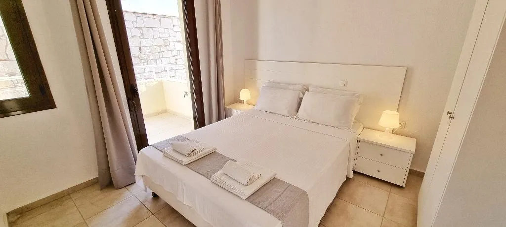 APARTMENT OCEAN VIEW TWO BEDROOMS Room, Bungalow White Apartments and Suits, Halkidiki