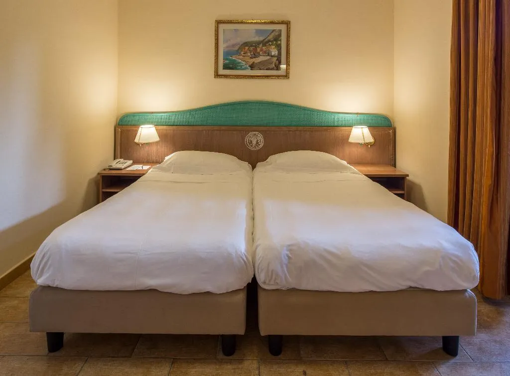 DOUBLE CLASSIC TWO DOUBLE BEDS Room, UNA HOTELS Naxos Beach Sicilia, Catania