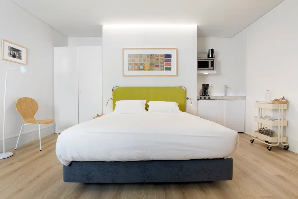 STUDIO SUPERIOR Room, Lisbon Serviced Apartments - Ascensor da Bica, Lisbon