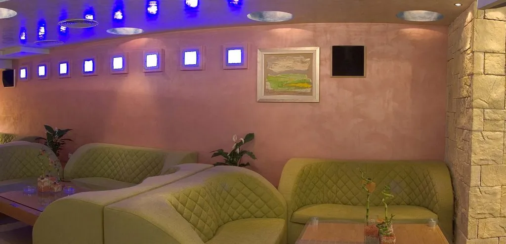 Lobby, Divesta, Varna