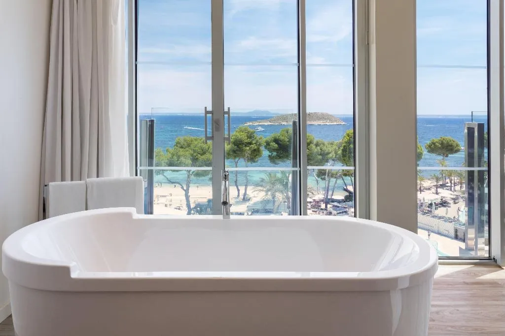 JUNIOR SUITE STANDARD Room, Melia South Beach, Majorca