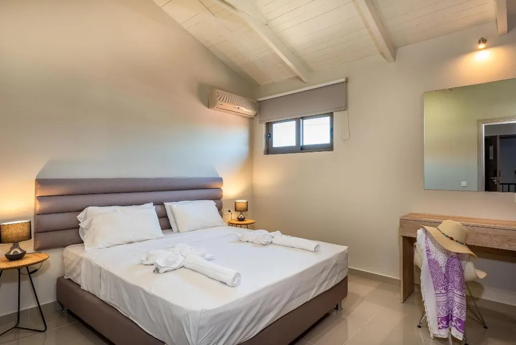 Room, Papillon, Zante