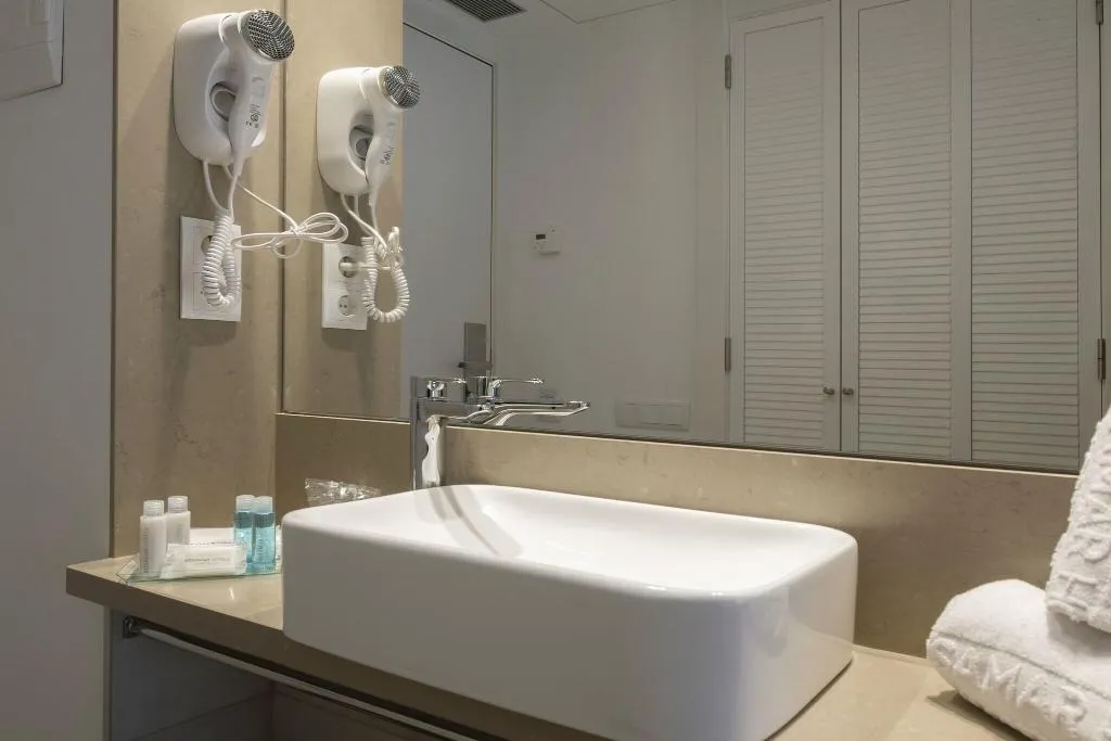 DOUBLE QUEEN SIZE BED Room, Rosamar Es Blau, Costa Brava