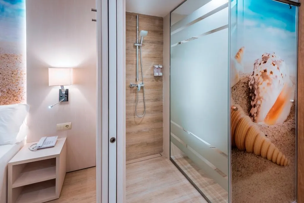 TRIPLE CAPACITY 3 Room, Sumus Stella and Spa, Costa Brava