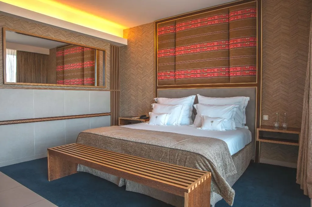 Double or Twin SIDE SEA VIEW Room, Wine & Books by the sea - Algarve Resort, Algarve