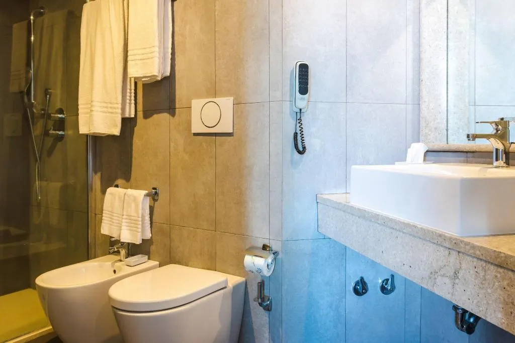 DOUBLE DELUXE SEA VIEW Room, Four Points by Sheraton Catania Hotel & Conference, Catania