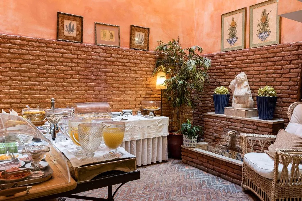 Restaurant, As Janelas Verdes, Lisbon