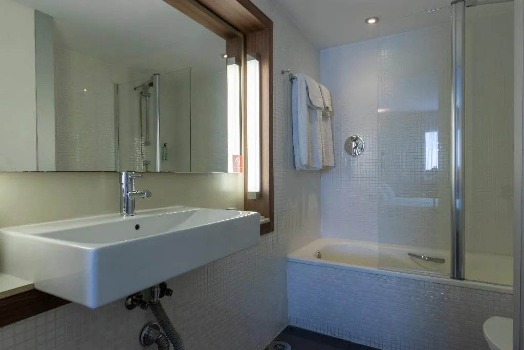 DOUBLE STANDARD Room, Travelodge Malaga Aeropuerto, Costa Del Sol