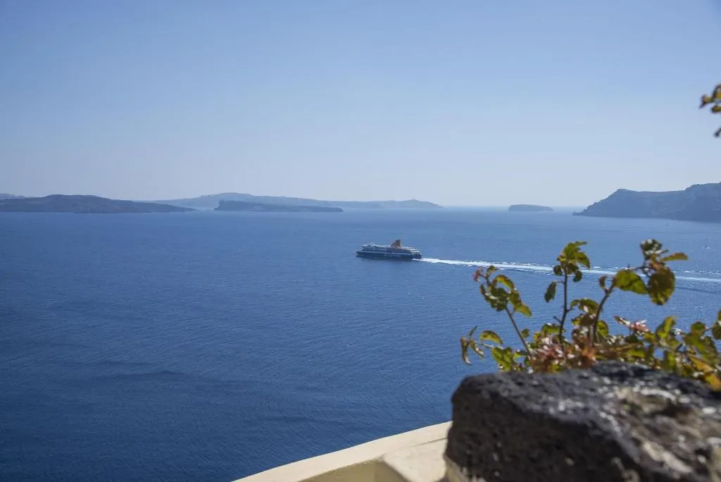 Room, Horizon Aeifos Suites, Santorini