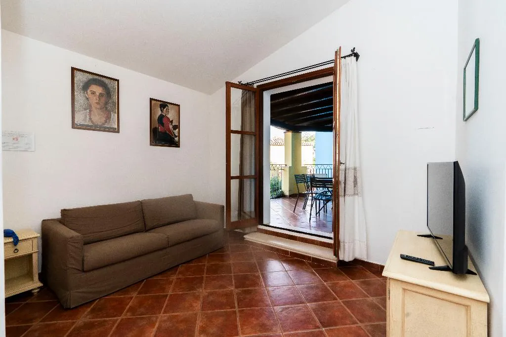 APARTMENT SUPERIOR CAPACITY 4 Room, Borgo Degli Ulivi Residence, Cagliari