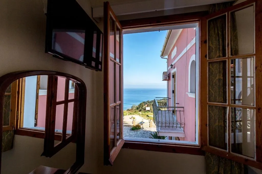 Room, Blue Horizon Studios, Zante