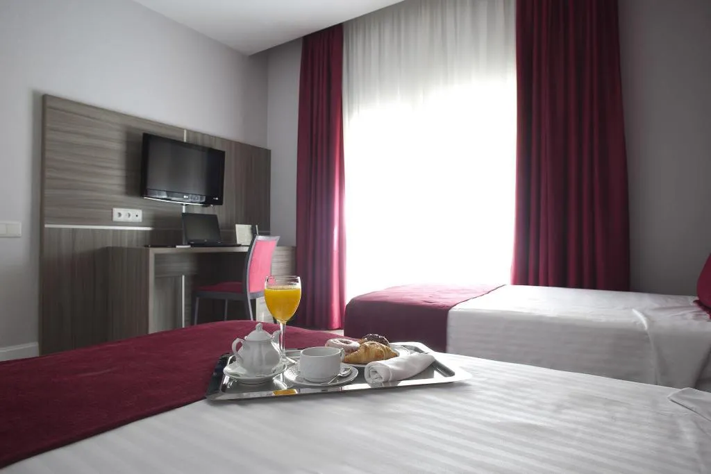 DOUBLE STANDARD Room, Serrano, Madrid