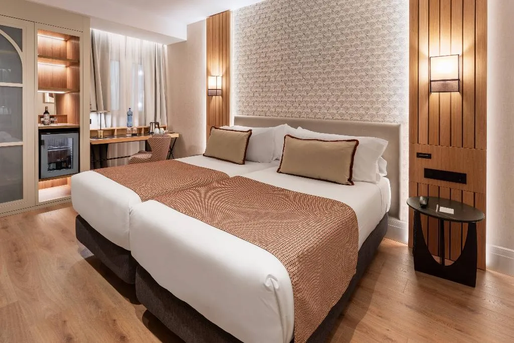 Room, Catalonia Plaza España Hotel & Spa, Madrid