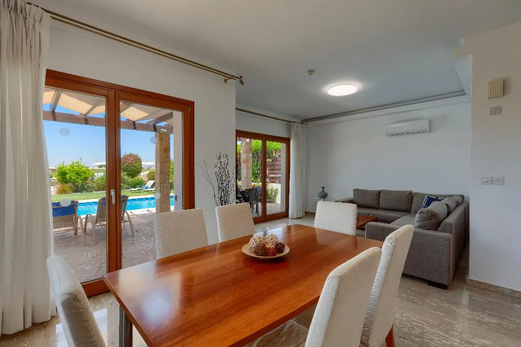 VILLA THREE BEDROOMS WITH PRIVATE POOL Room, Aphrodite Hills Rentals – Junior Villas, Cyprus