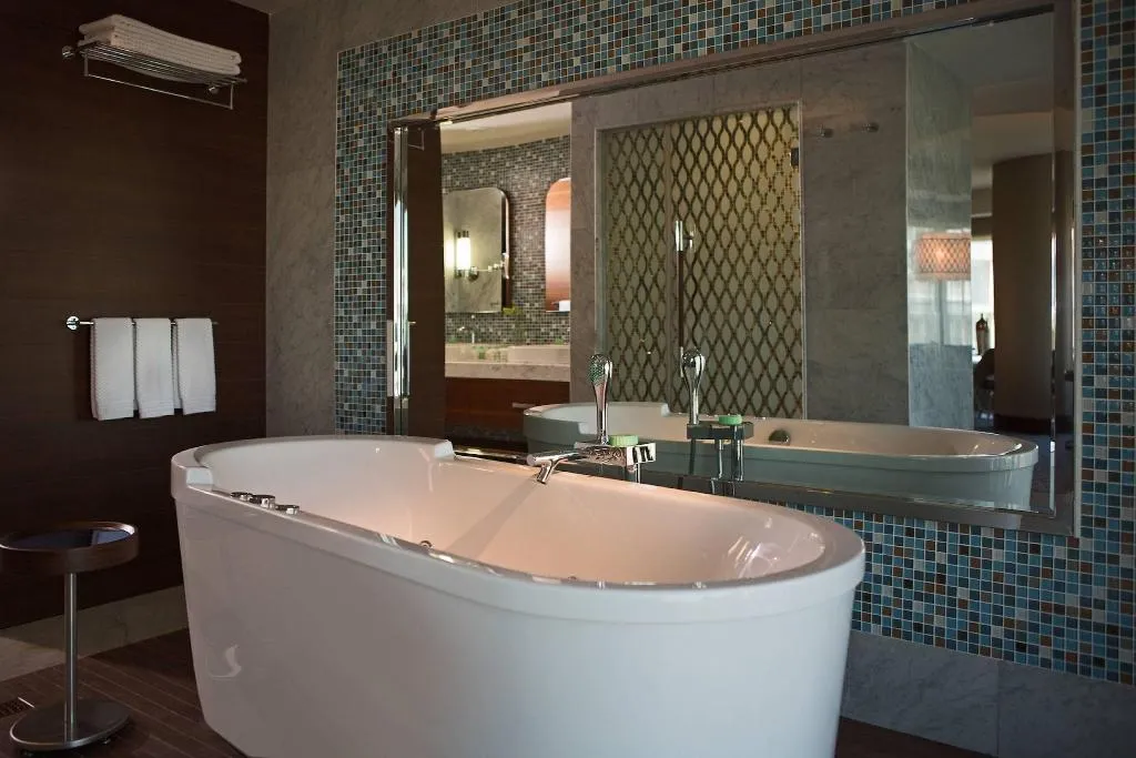 Room, Renaissance Izmir, Izmir