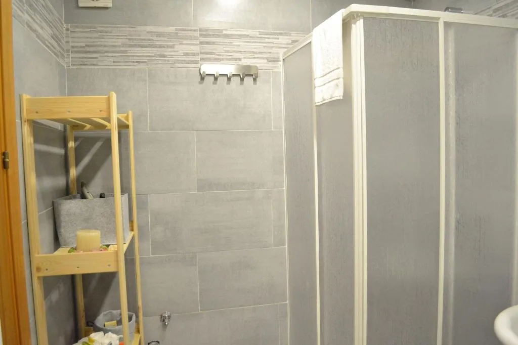 Room, Bassetto 013, Naples
