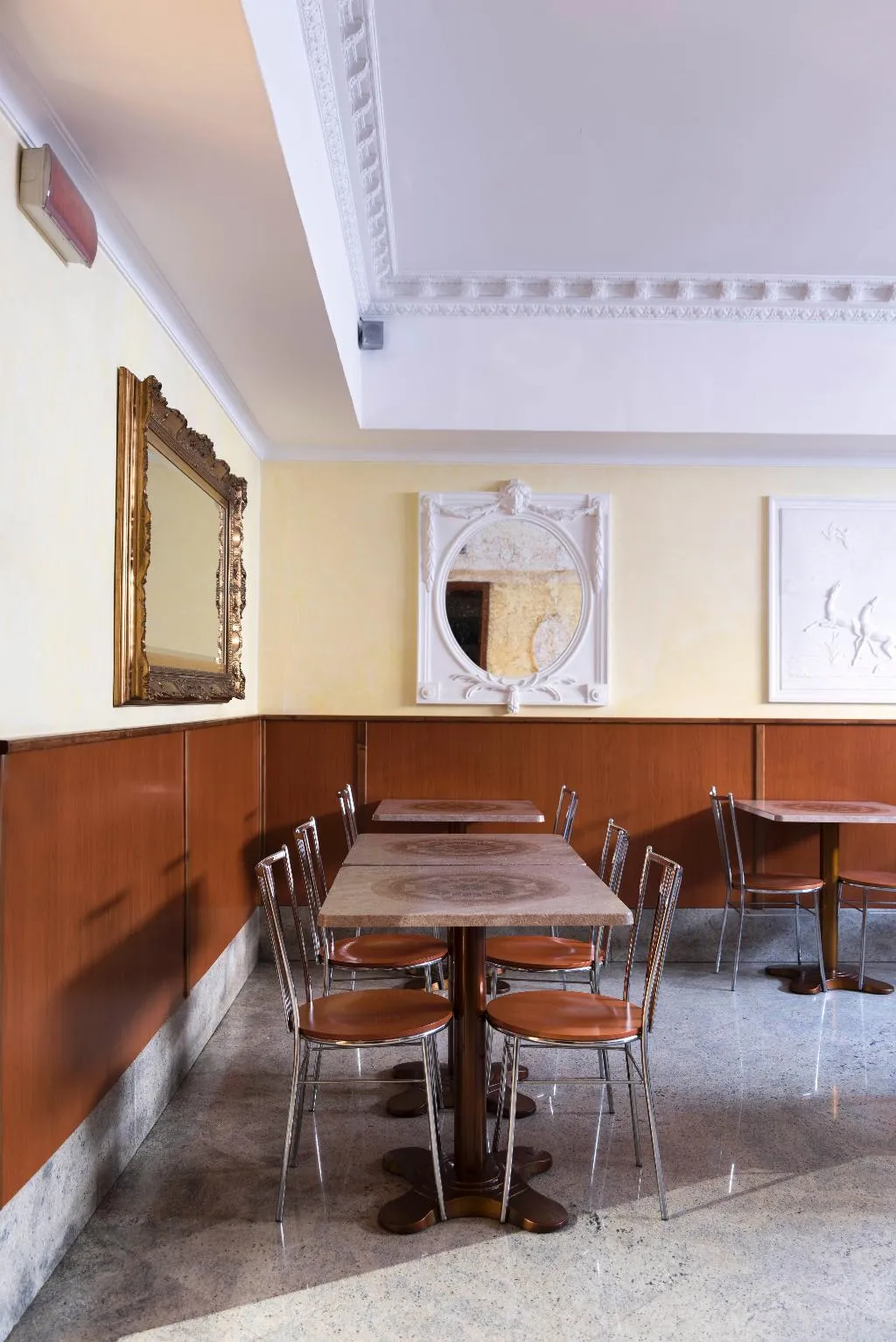Bar, Stromboli, Rome