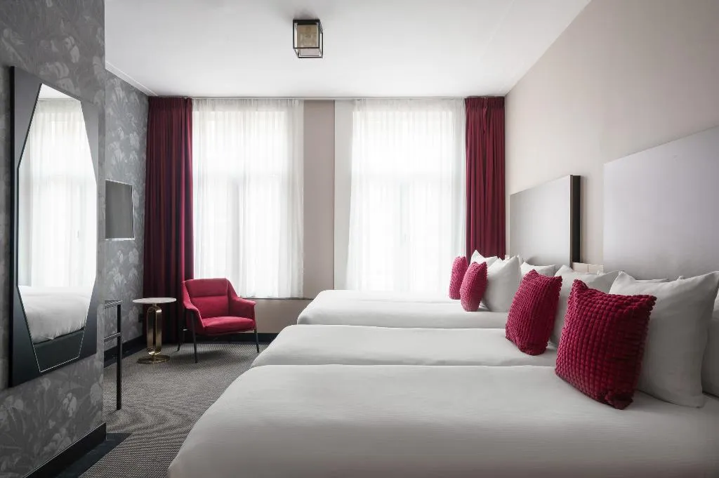 QUADRUPLE STANDARD Room, Krisotel, Amsterdam