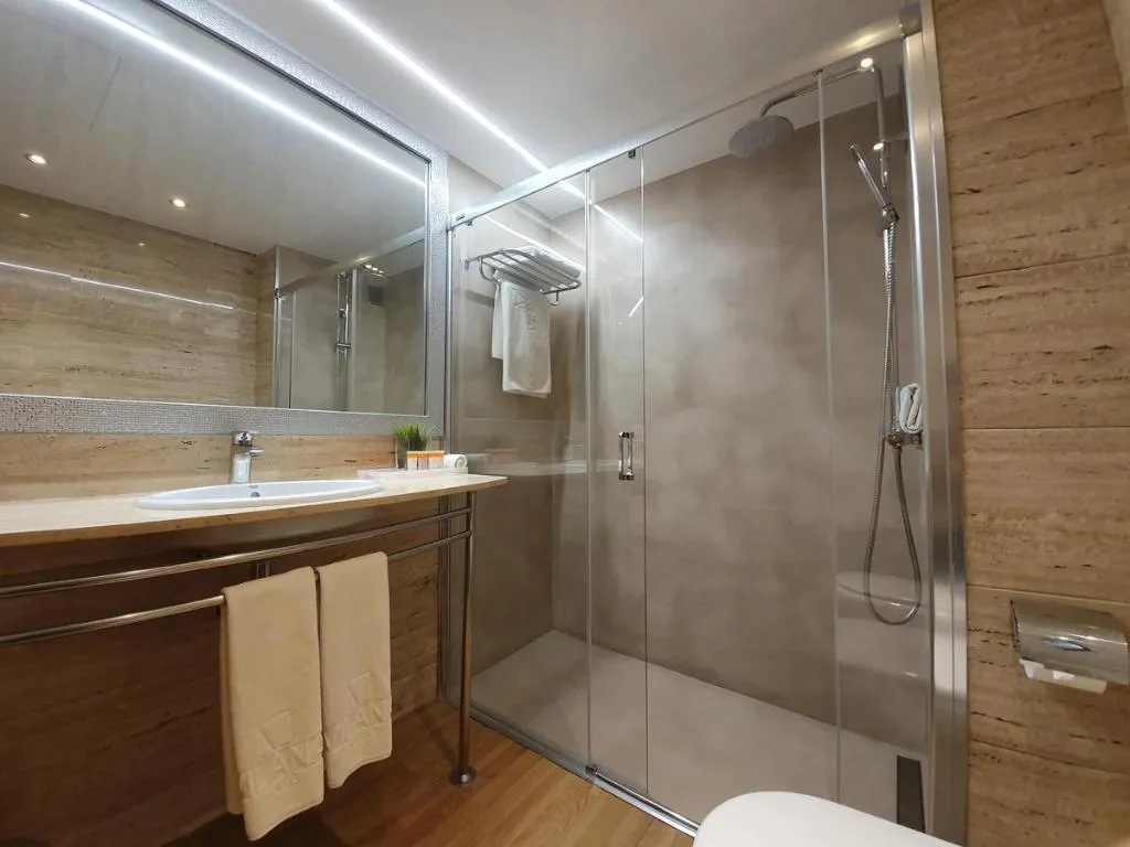 QUADRUPLE CAPACITY 4 Room, Vilana Hotel Boutique, Barcelona
