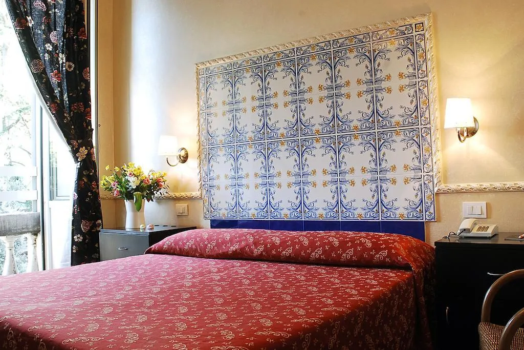 Double or Twin STANDARD Room, Picasso, Rome