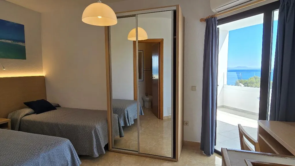 APARTMENT DUPLEX Room, Marina Palmanova Apartamentos, Majorca