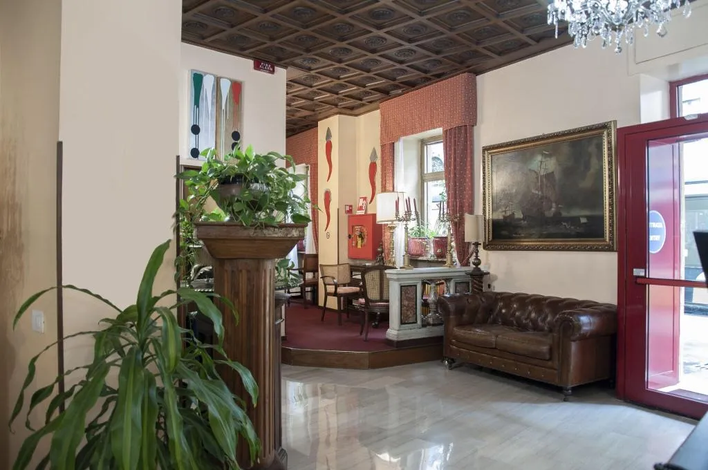 Lobby, San Guido, Milan
