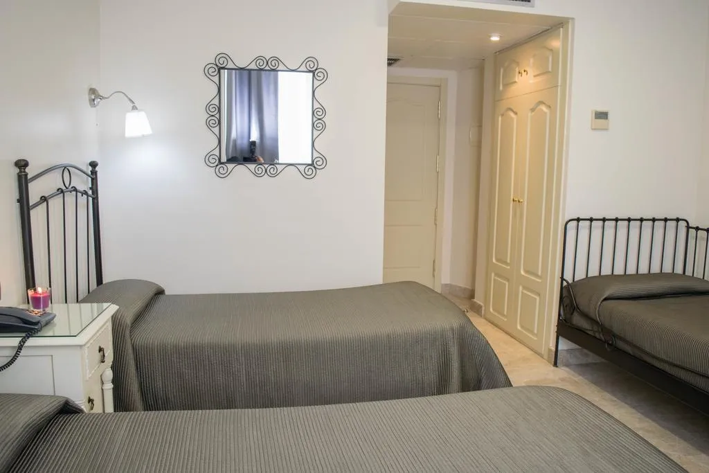 Room, Caballero Errante, Madrid