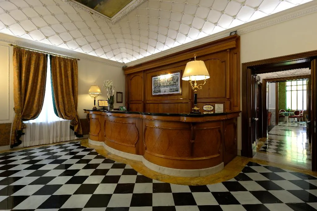 Lobby, Giulio Cesare, Rome