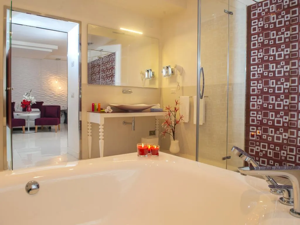 JUNIOR SUITE STANDARD Room, Hotel San Pietro, Naples