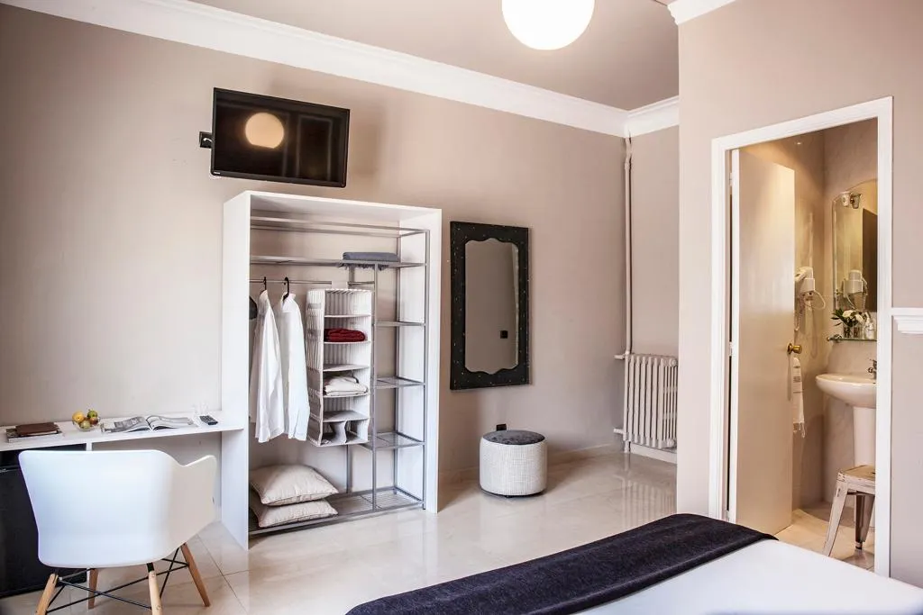 Room, AinB Eixample Muntaner, Barcelona