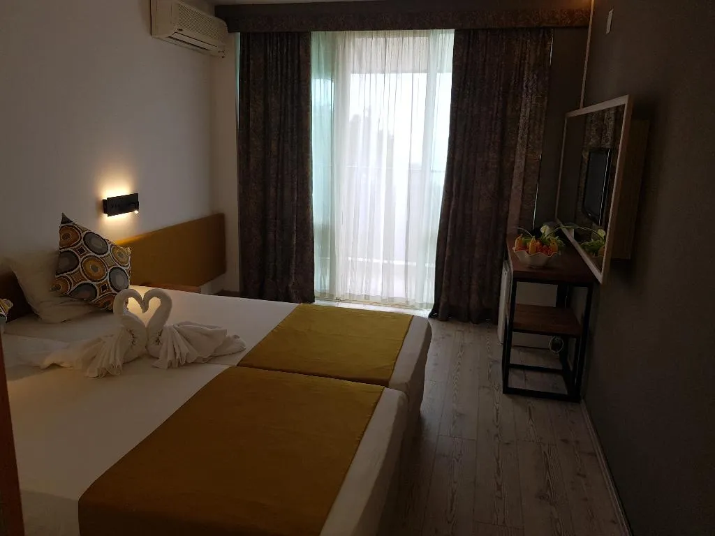 Room, Tintyava, Varna
