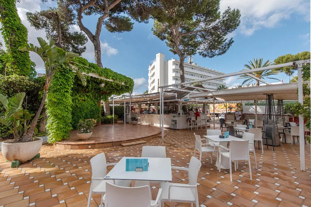 Pool, Obelisco, Majorca