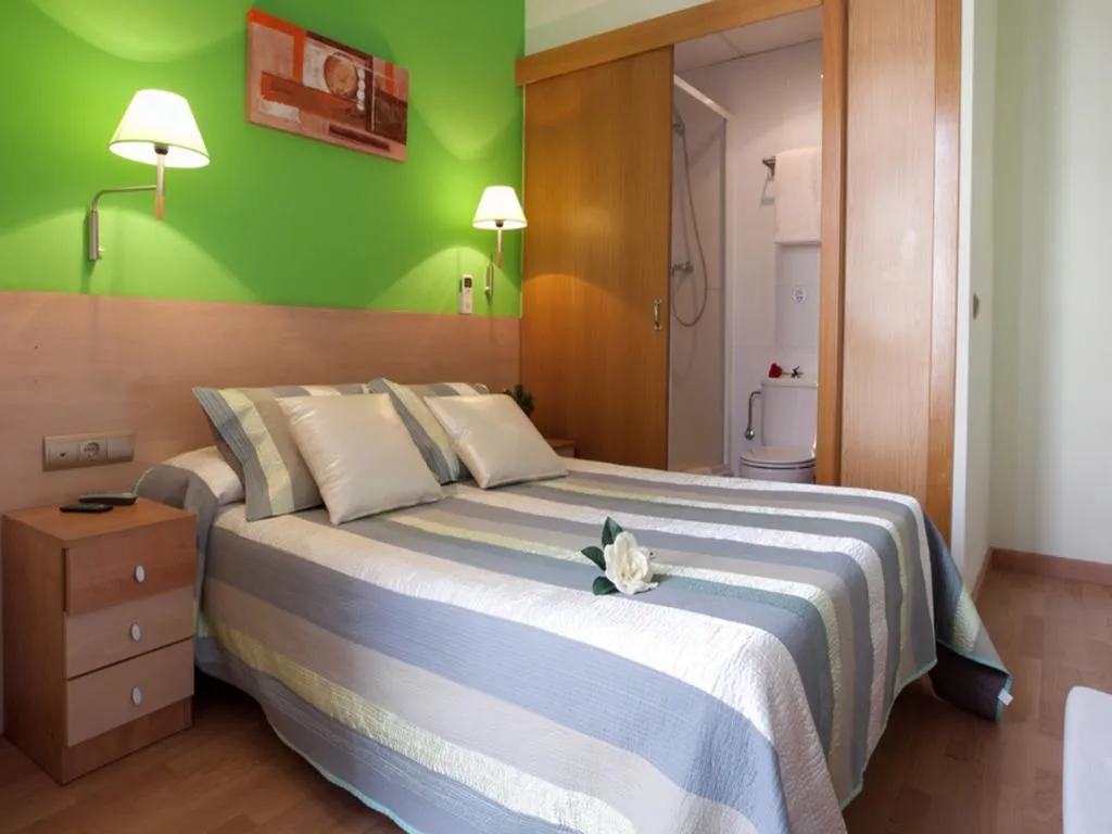 General view, Hostal Felipe II, Barcelona