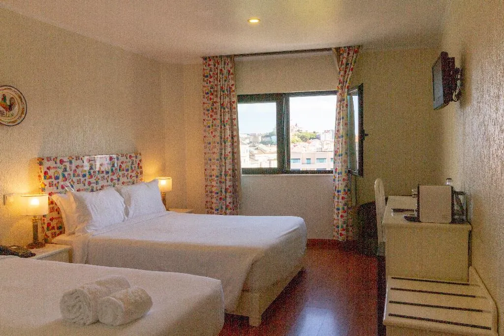 TRIPLE BASIC Room, A.S. Lisboa, Lisbon