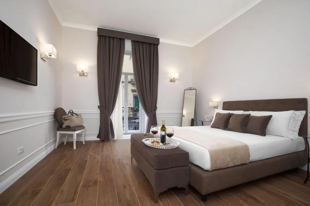 Room, La Fontanina Suites, Naples