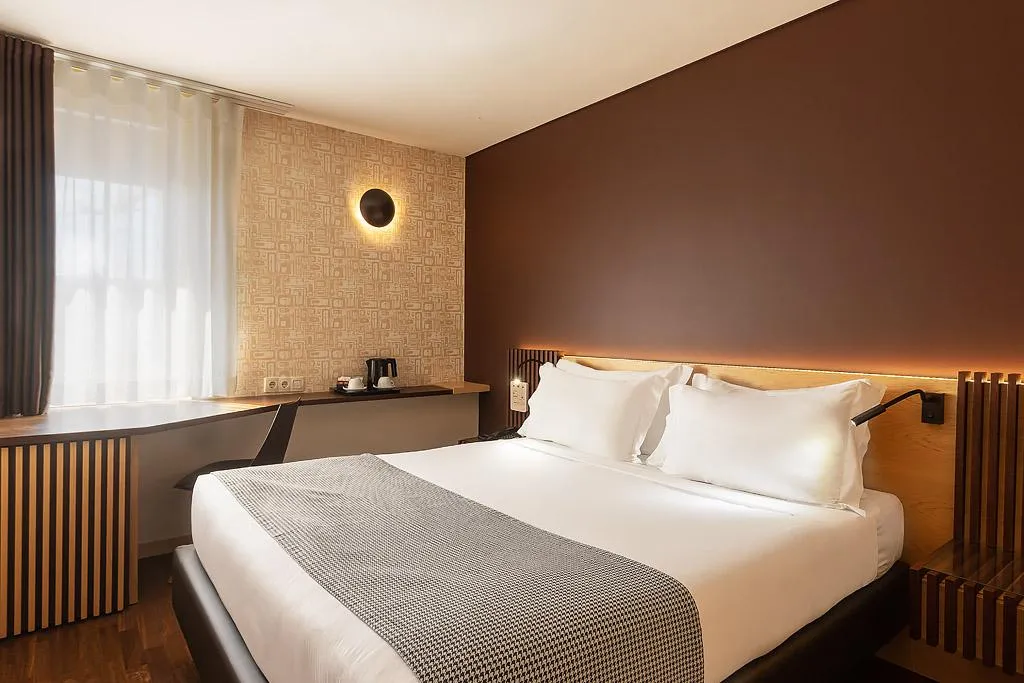 DOUBLE KING SIZE BED Room, HF Fenix Urban, Lisbon