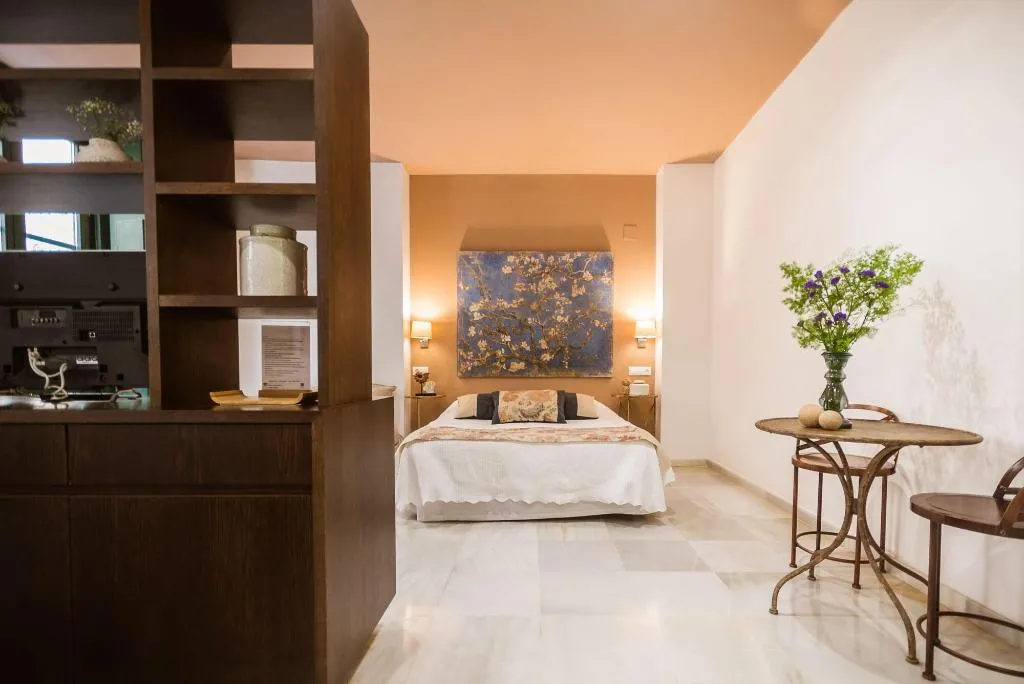 Room, Luces De Catedral, Costa Blanca