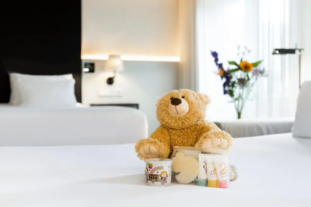 FAMILY ROOM STANDARD Room, NH Collection Amsterdam Barbizon Palace, Amsterdam