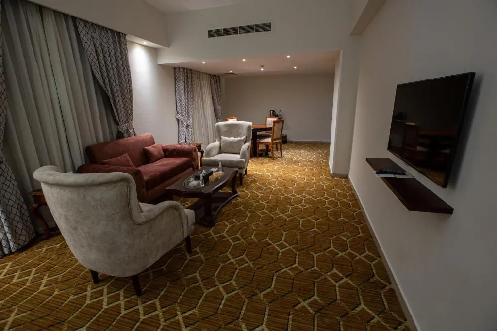 SUITE DELUXE EXECUTIVE Room, Triumph Plaza Hotel, Cairo
