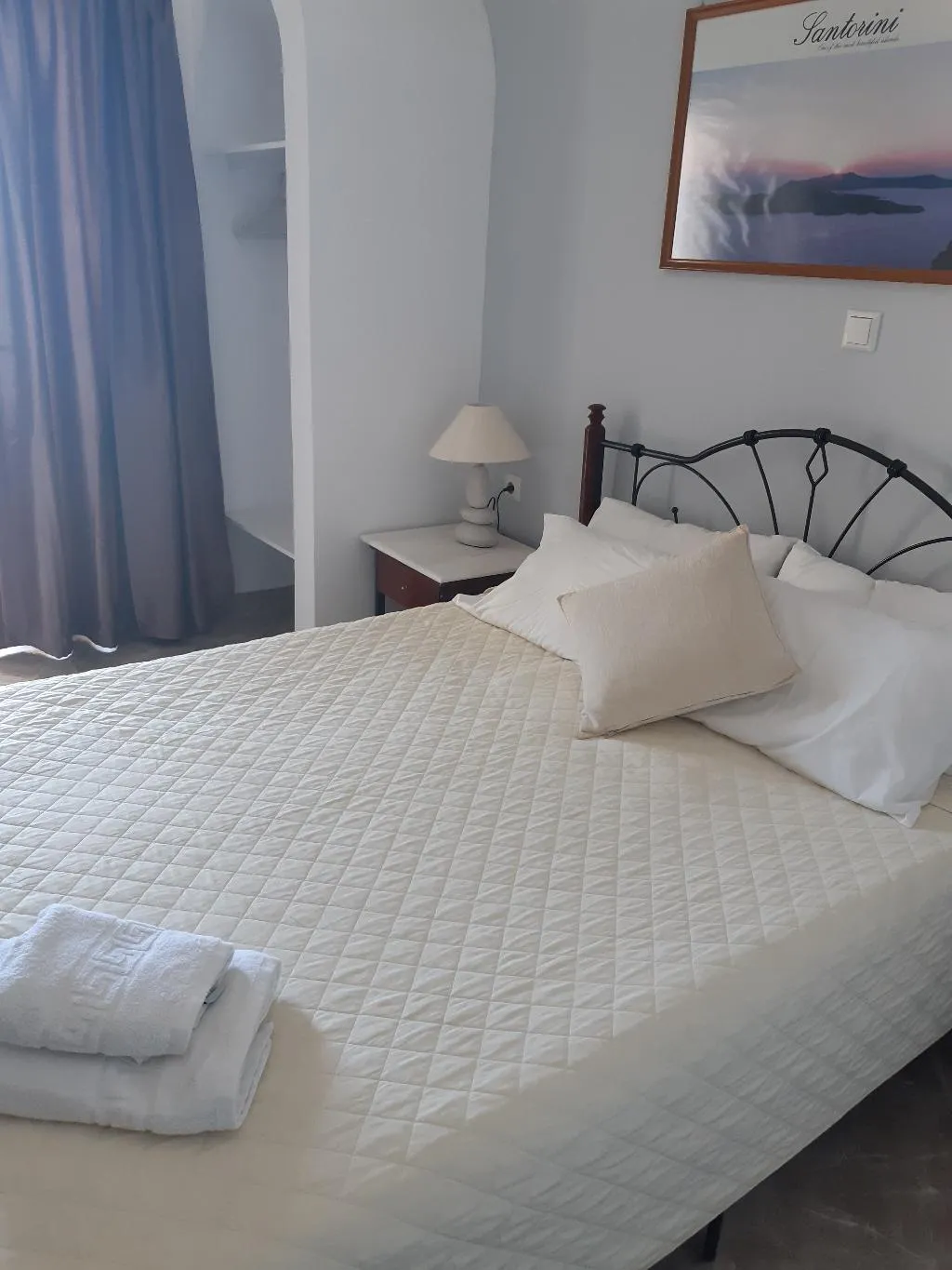 Double or Twin STANDARD Room, Emmanuela Studios, Santorini