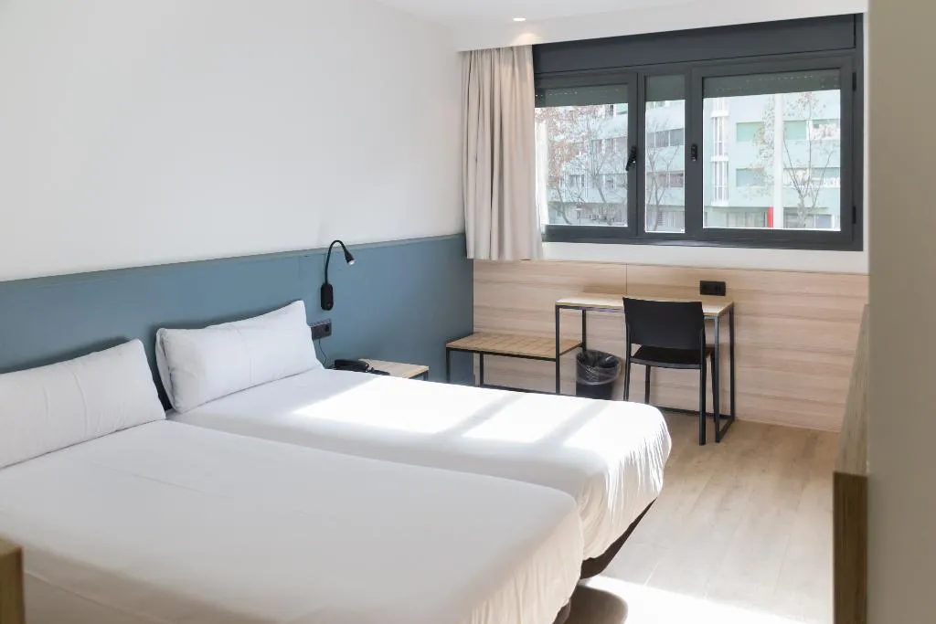 TWIN SUPERIOR Room, Hotel Sant Pau, Barcelona