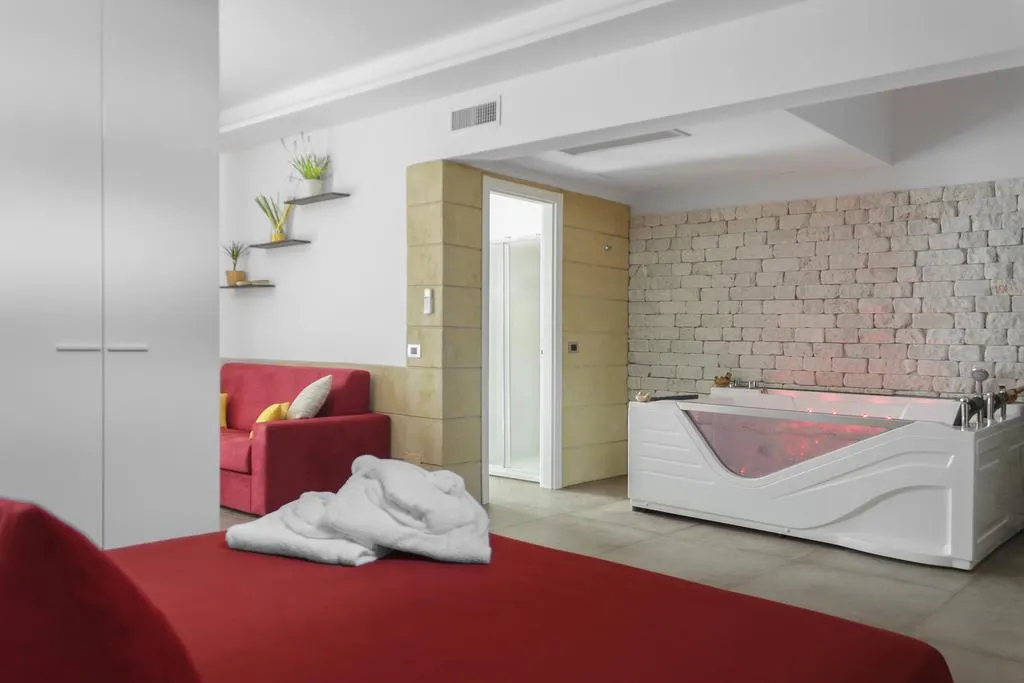 SUITE WITH JACUZZI Room, Resort & Winery Bosco De Medici, Naples