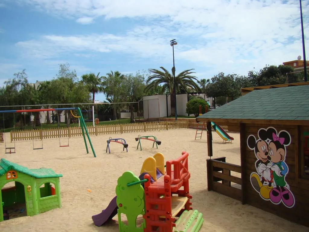 Sports and Entertainment, Club Simo, Majorca