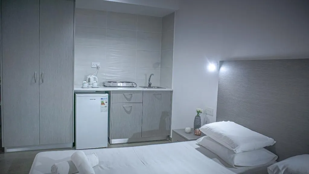 STUDIO STANDARD Room, Windmills Hotel Apts, Cyprus
