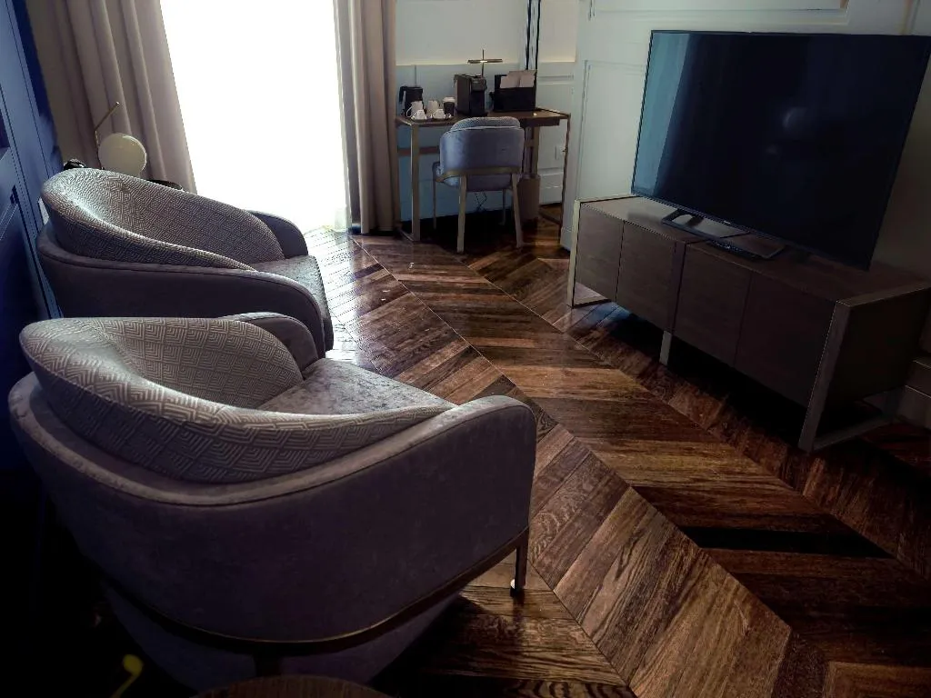 DOUBLE DELUXE SEA VIEW Room, de Bonart Naples-Curio Collection by Hilton, Naples