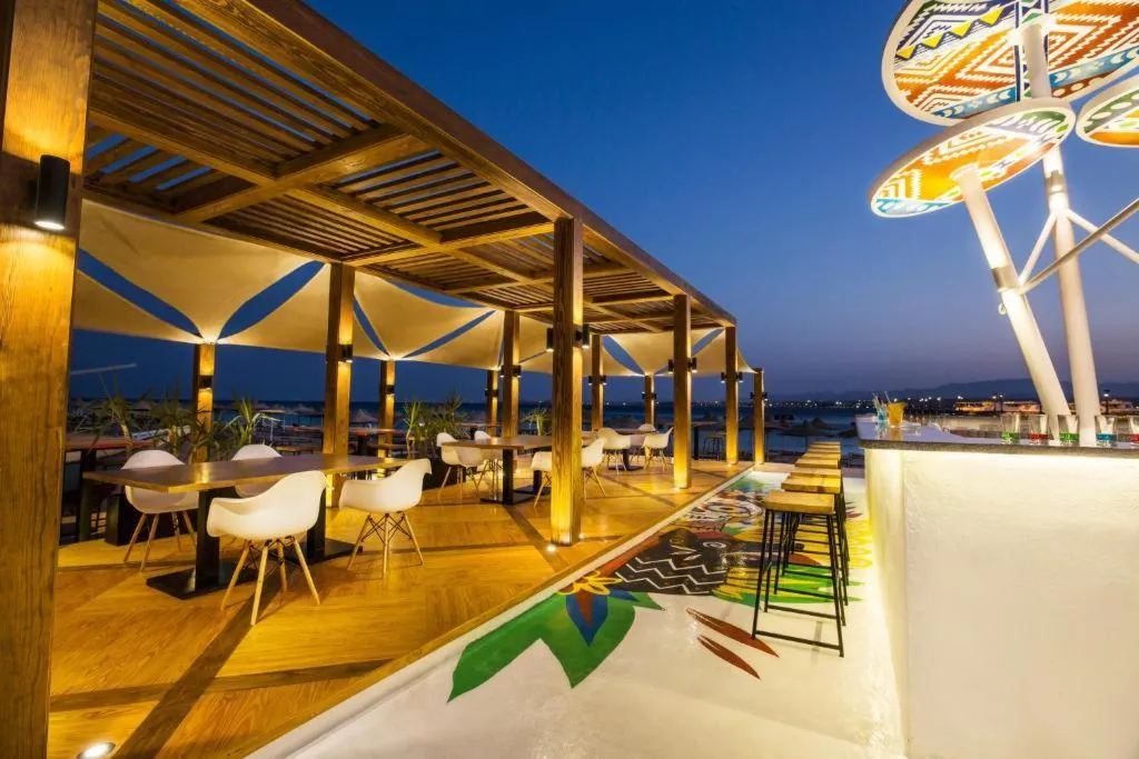 Restaurant, Pyramisa Beach Resort Sahl Hasheesh, Red Sea Riviera