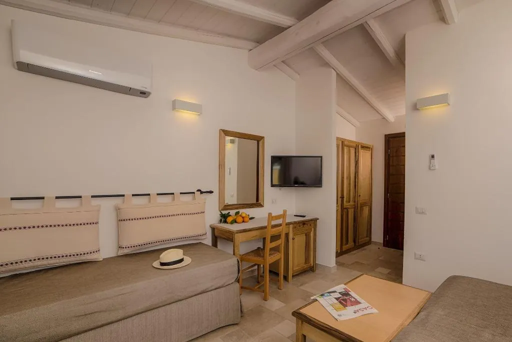 DOUBLE SUPERIOR Room, Perdepera Resort, Cagliari