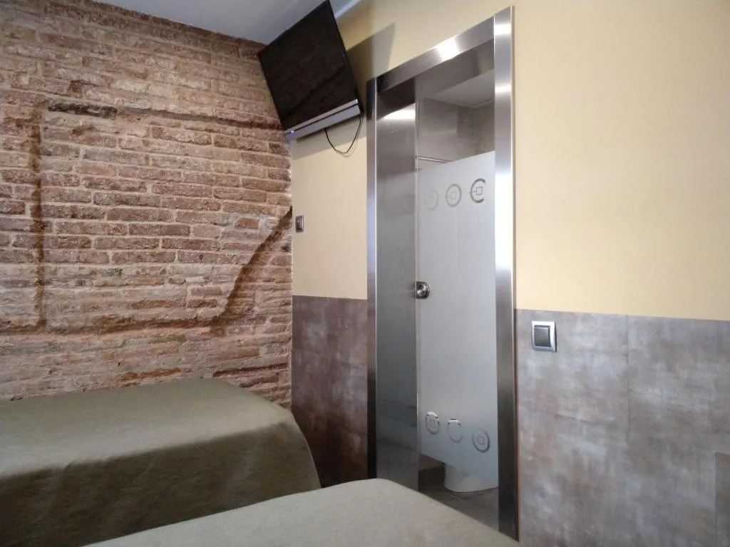 Room, Pensión Miami, Barcelona