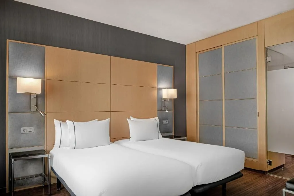 Room, AC Barcelona Victoria Suites, Barcelona